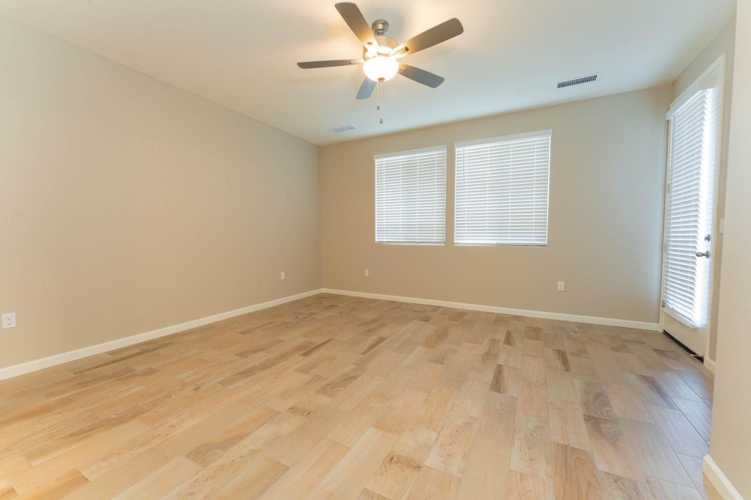 30480 Bellwood Rd, Visalia, CA 93291
