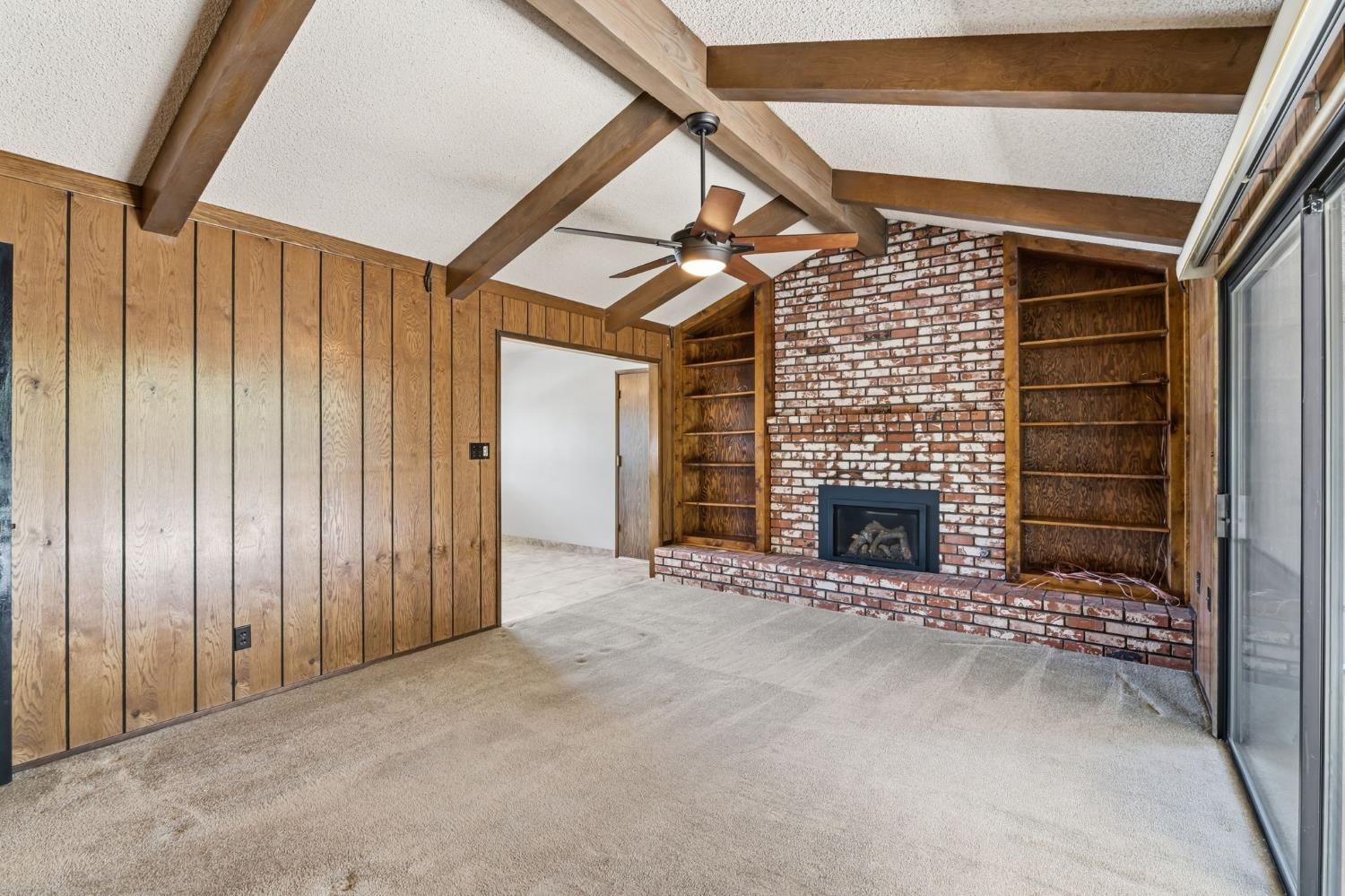 867 E Frederick Ave, Fresno, CA 93720