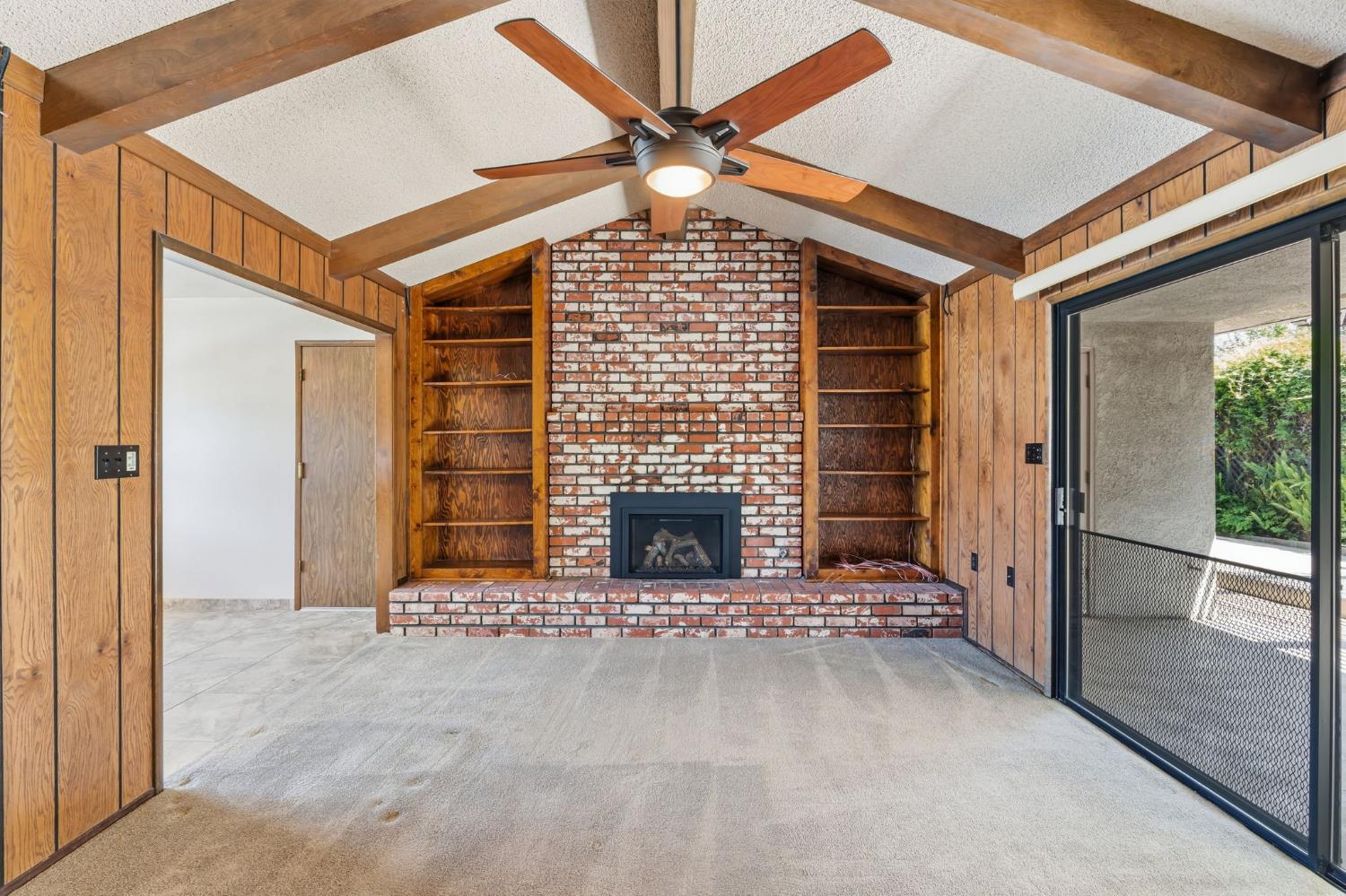 867 E Frederick Ave, Fresno, CA 93720