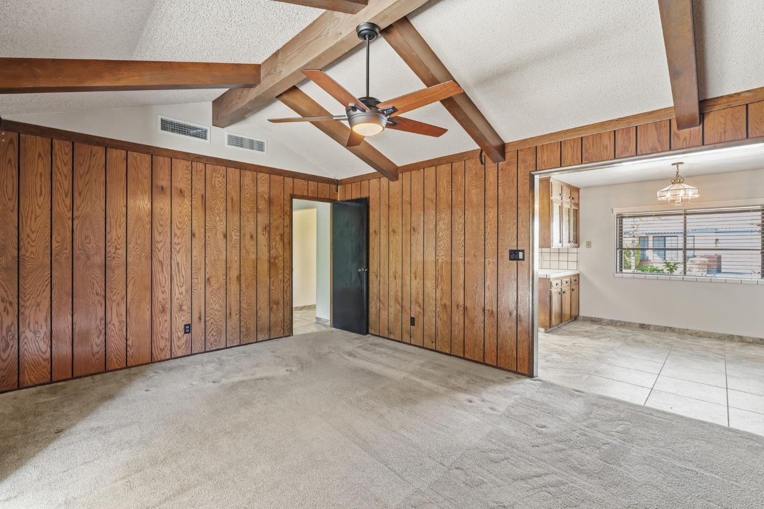 867 E Frederick Ave, Fresno, CA 93720