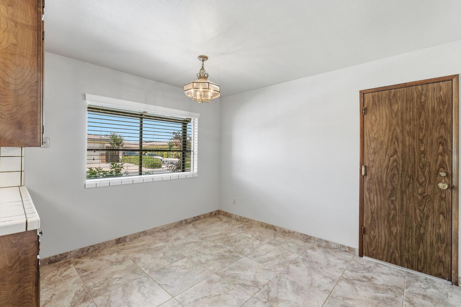 867 E Frederick Ave, Fresno, CA 93720