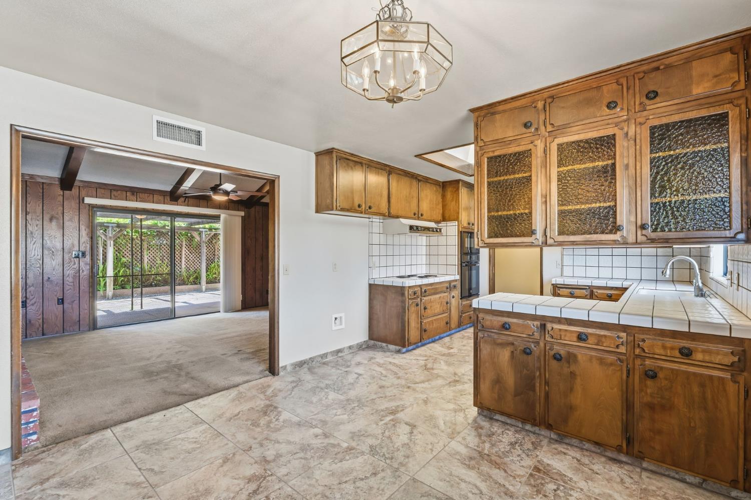 867 E Frederick Ave, Fresno, CA 93720