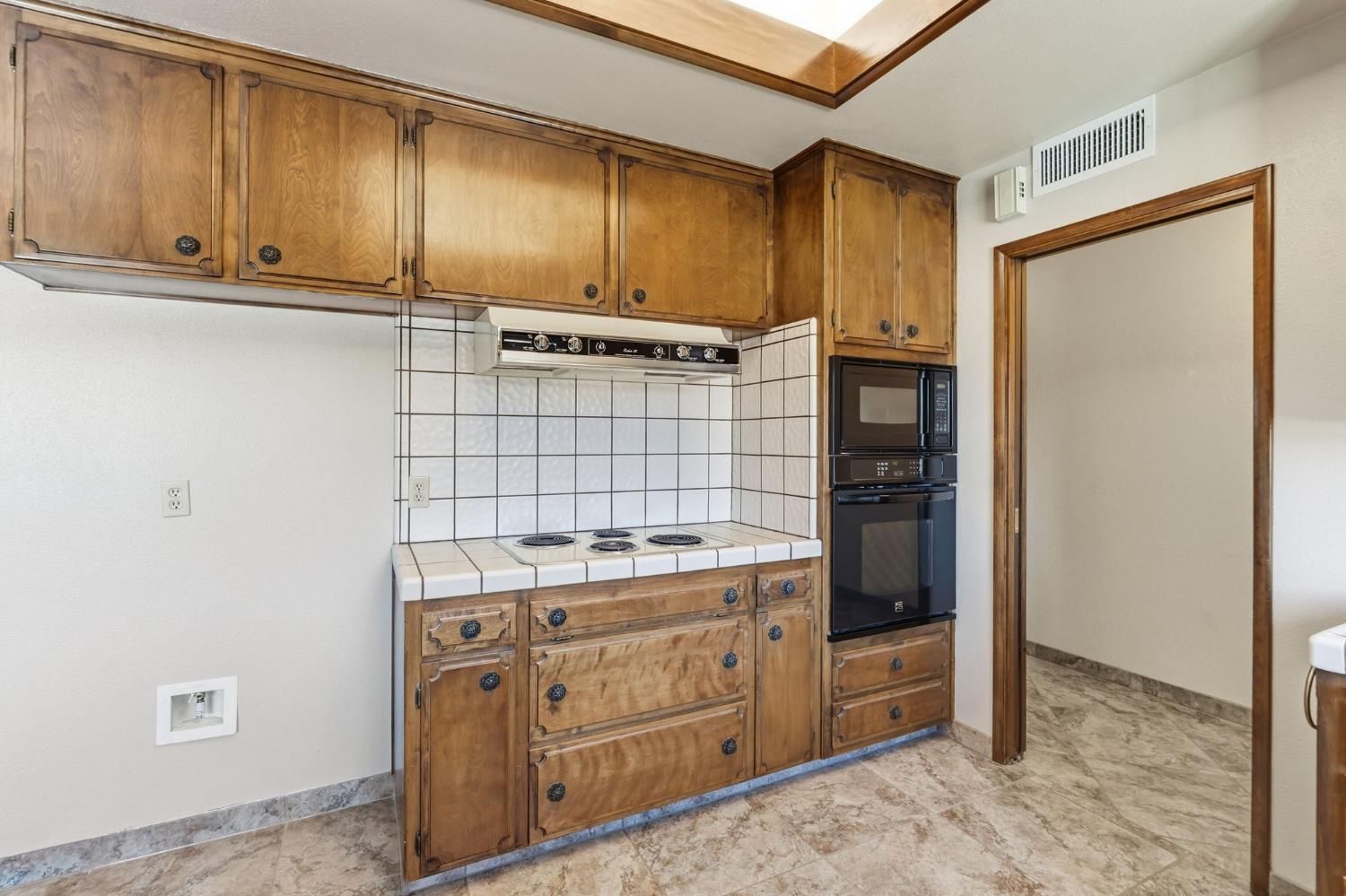 867 E Frederick Ave, Fresno, CA 93720