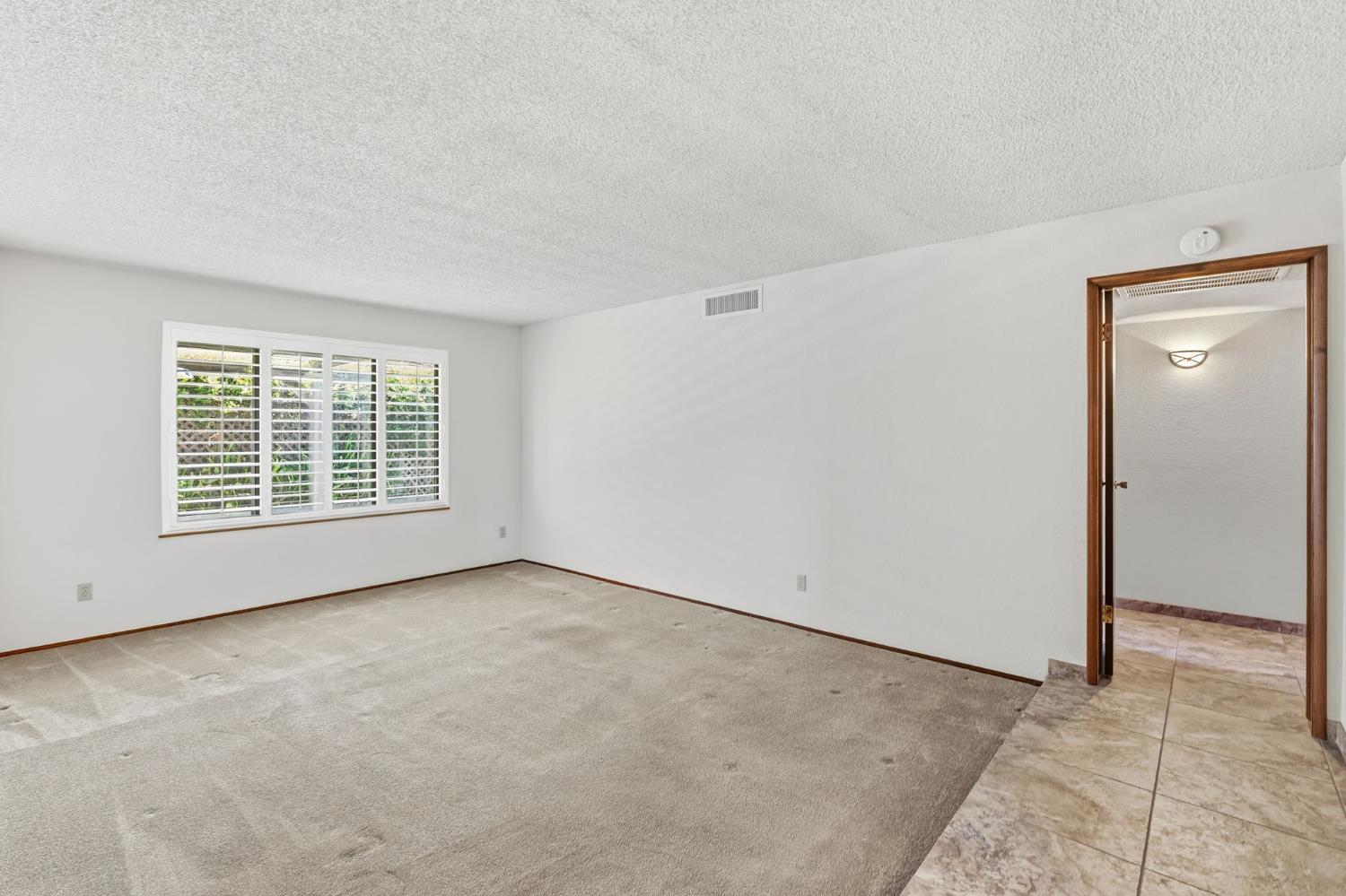 867 E Frederick Ave, Fresno, CA 93720