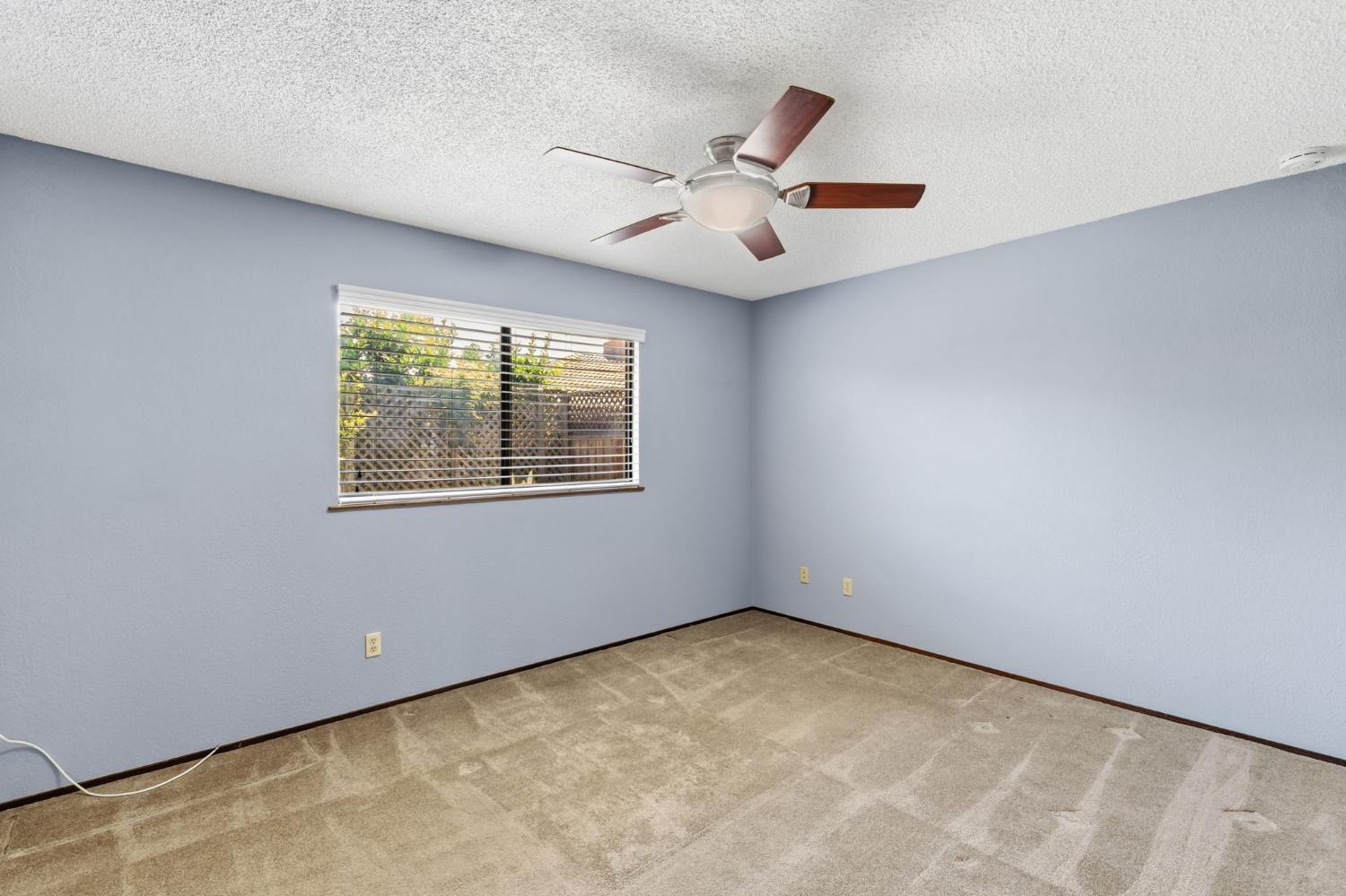 867 E Frederick Ave, Fresno, CA 93720