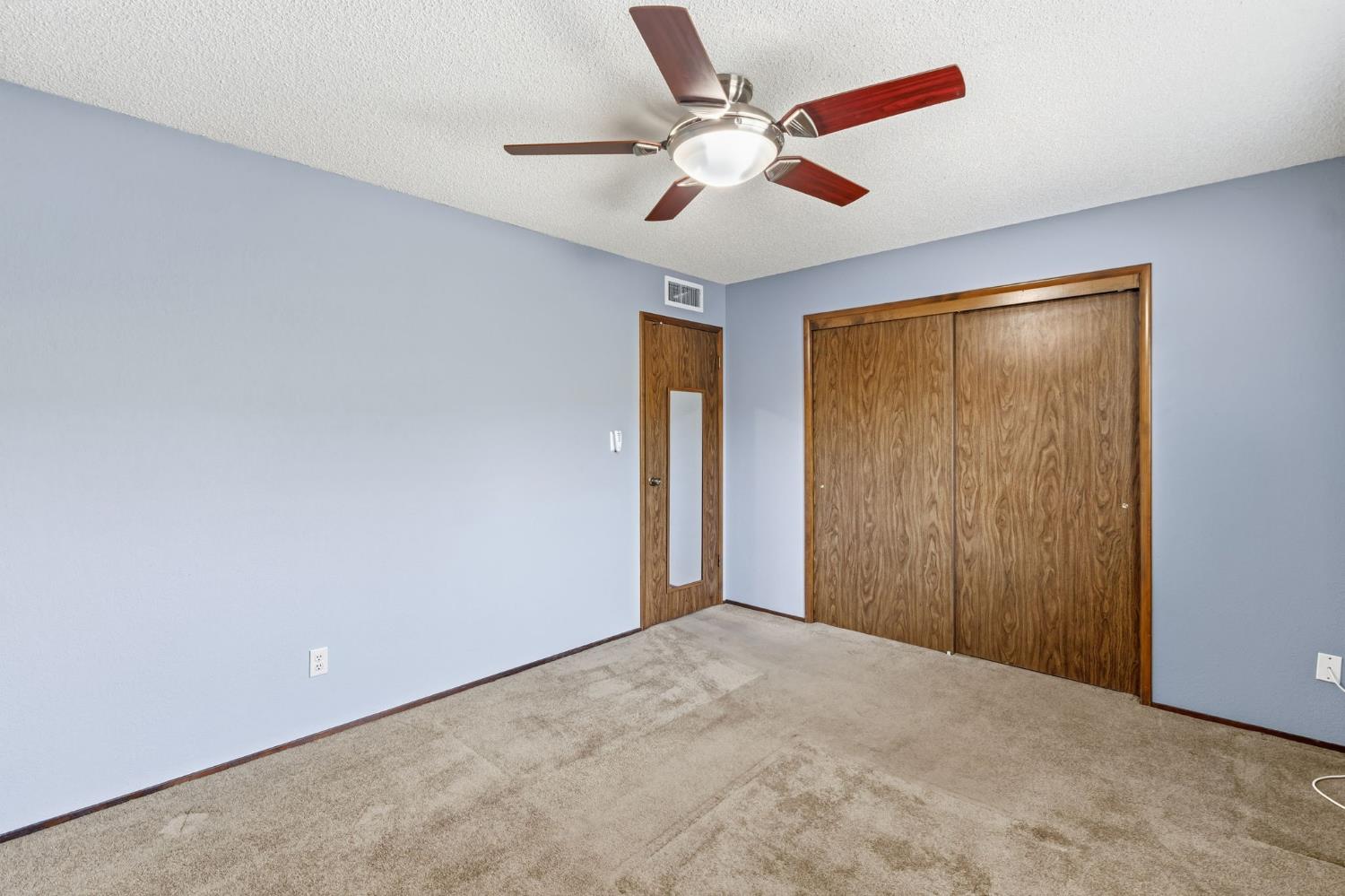 867 E Frederick Ave, Fresno, CA 93720
