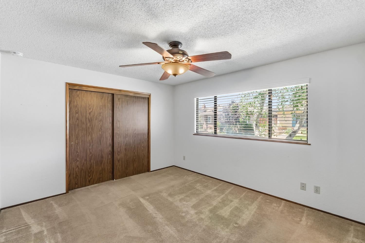 867 E Frederick Ave, Fresno, CA 93720