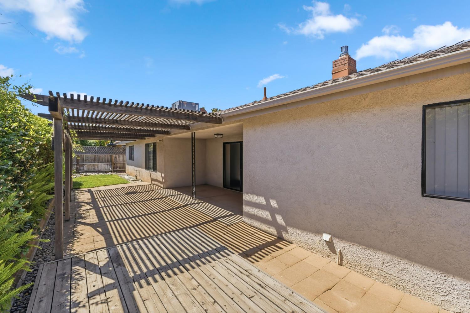 867 E Frederick Ave, Fresno, CA 93720