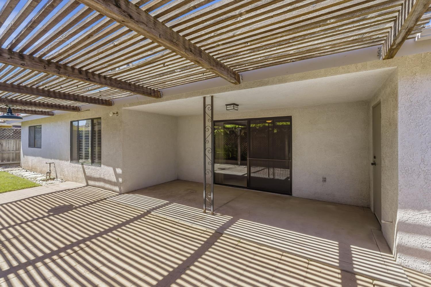 867 E Frederick Ave, Fresno, CA 93720