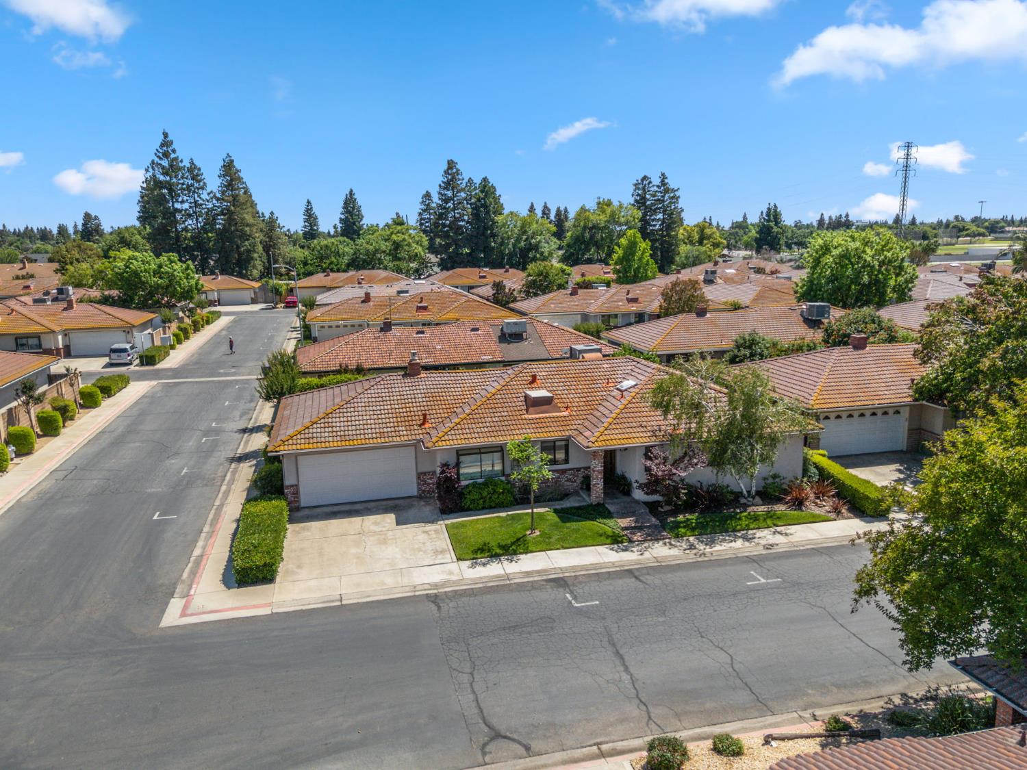 867 E Frederick Ave, Fresno, CA 93720