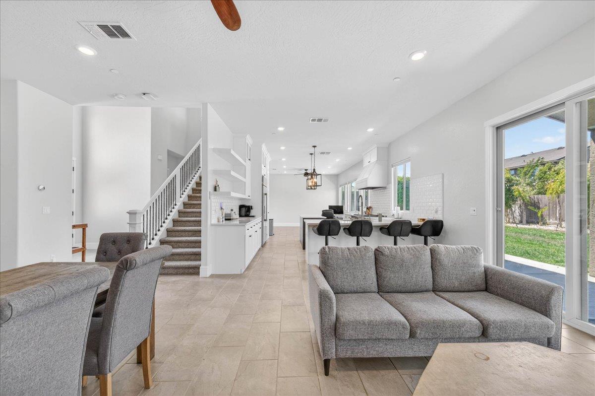 338 Boulder Dr S, Madera, CA 93636