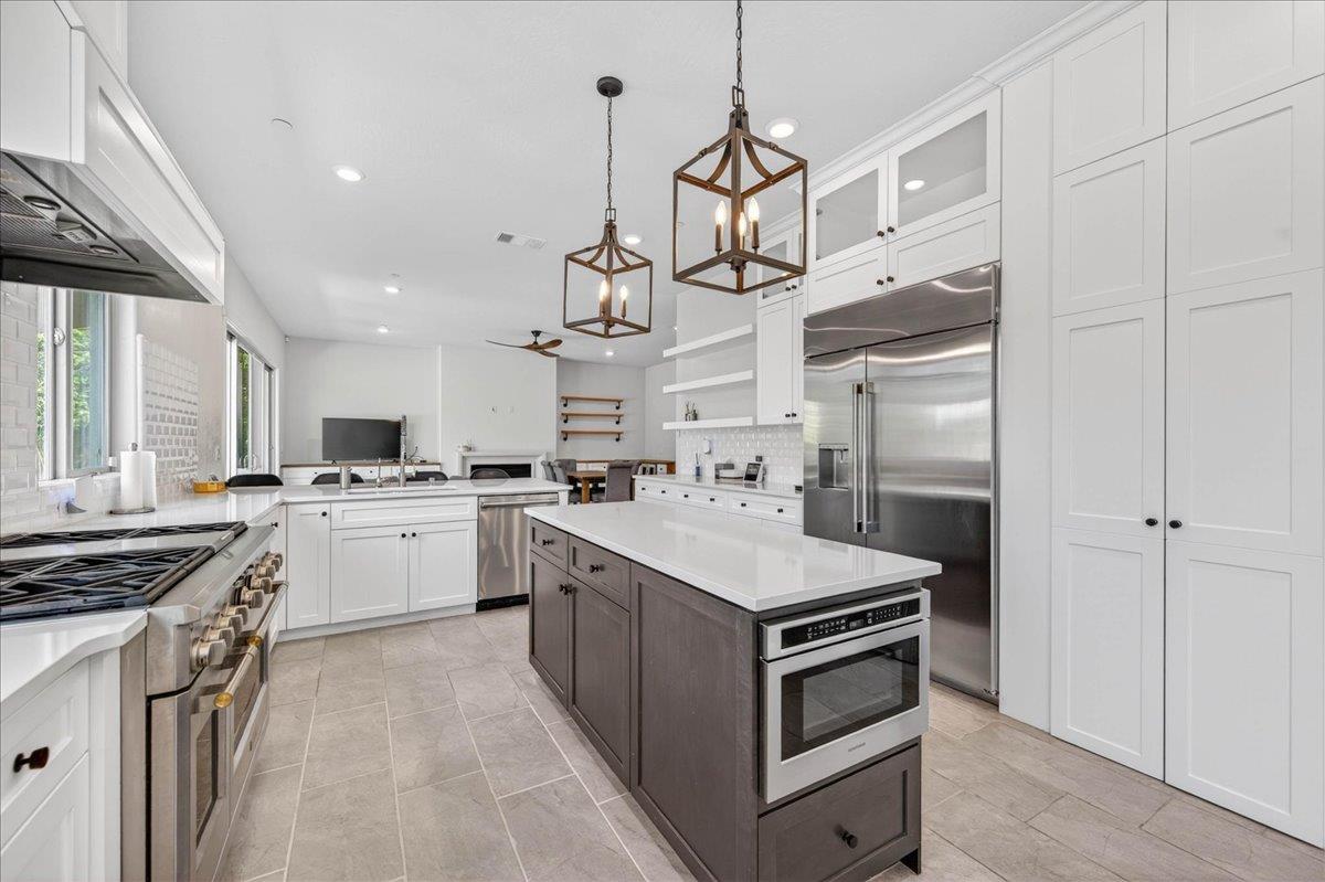 338 Boulder Dr S, Madera, CA 93636