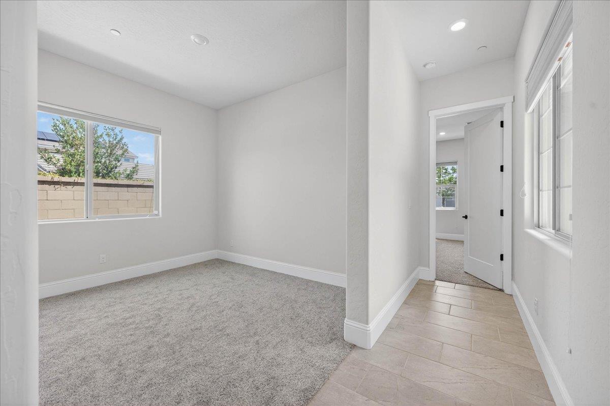 338 Boulder Dr S, Madera, CA 93636