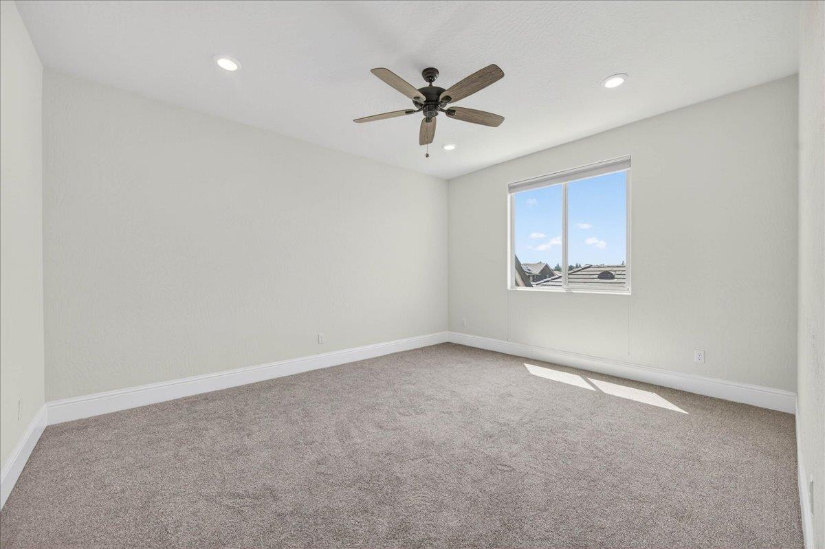 338 Boulder Dr S, Madera, CA 93636
