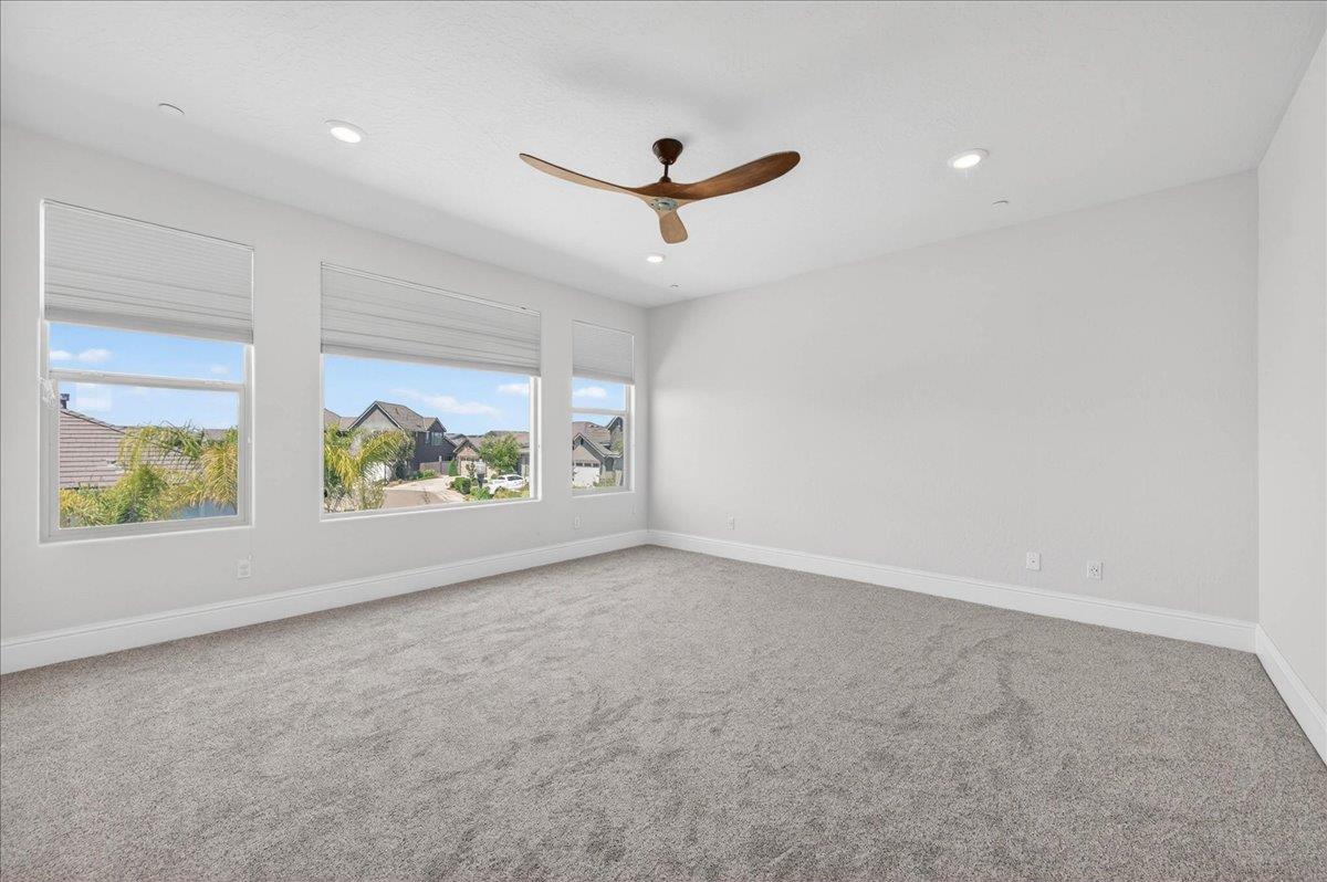 338 Boulder Dr S, Madera, CA 93636