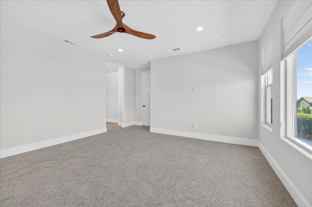 338 Boulder Dr S, Madera, CA 93636