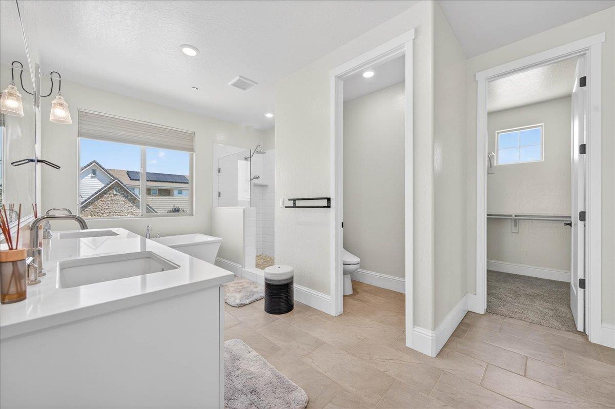338 Boulder Dr S, Madera, CA 93636