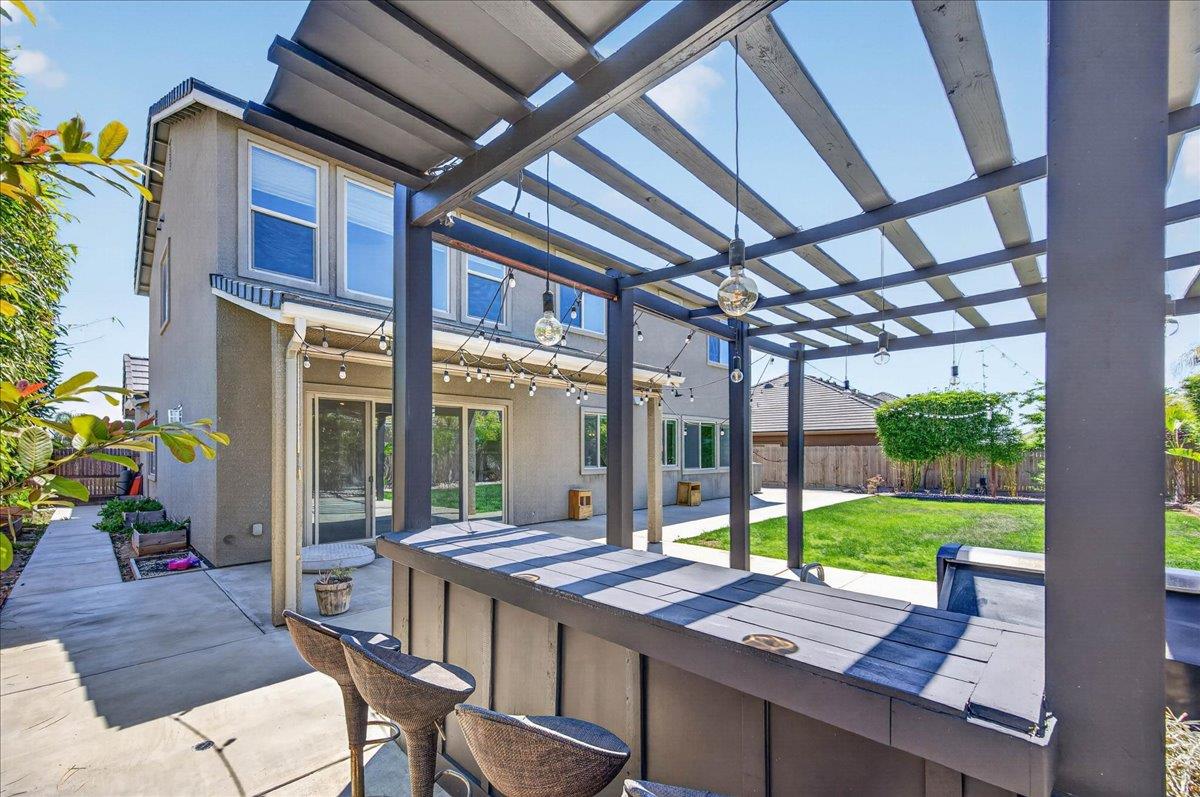 338 Boulder Dr S, Madera, CA 93636