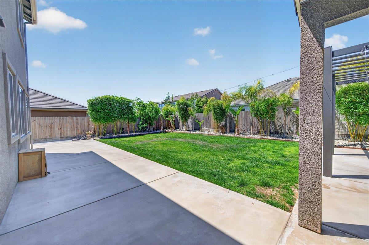 338 Boulder Dr S, Madera, CA 93636