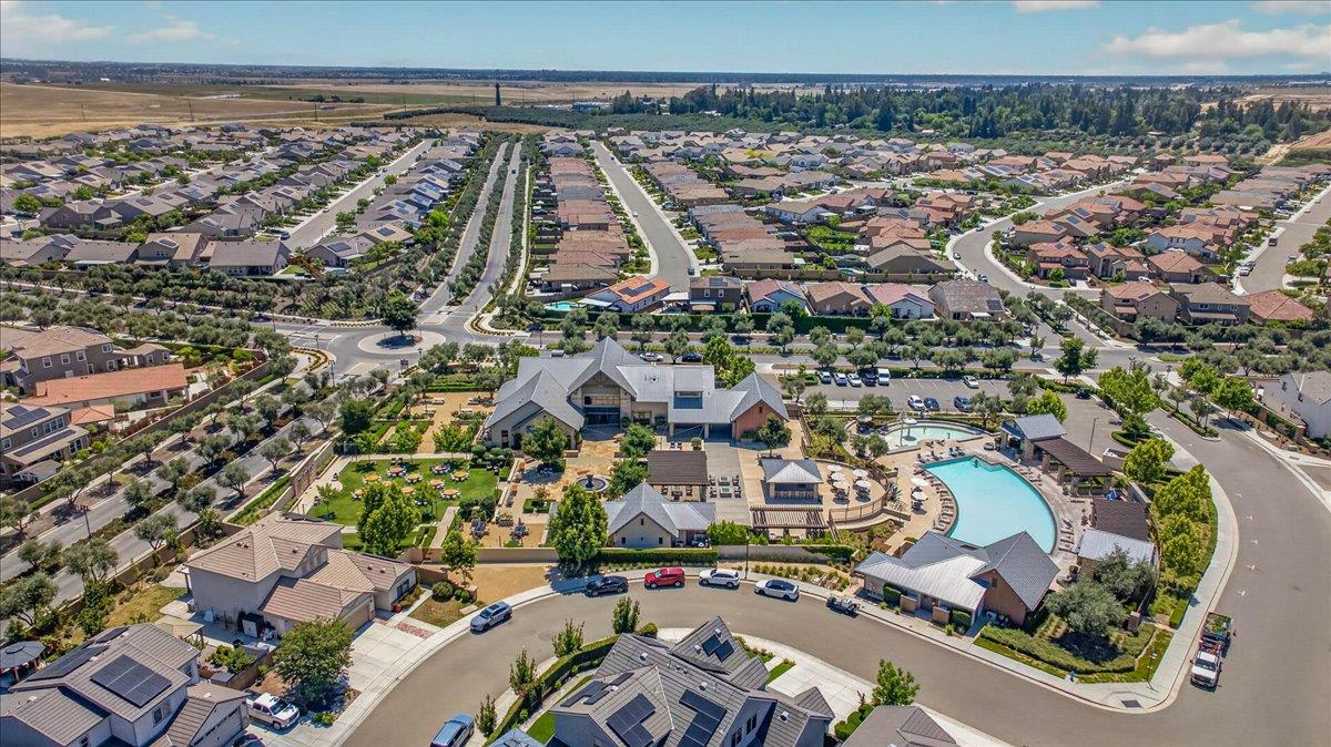 338 Boulder Dr S, Madera, CA 93636