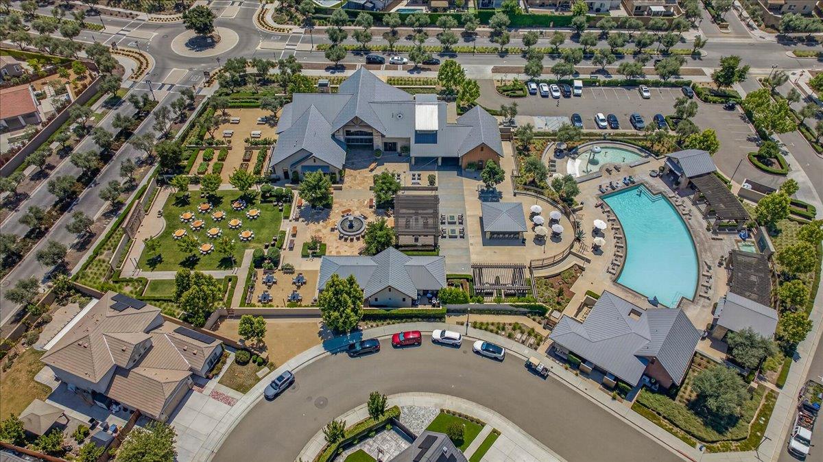 338 Boulder Dr S, Madera, CA 93636
