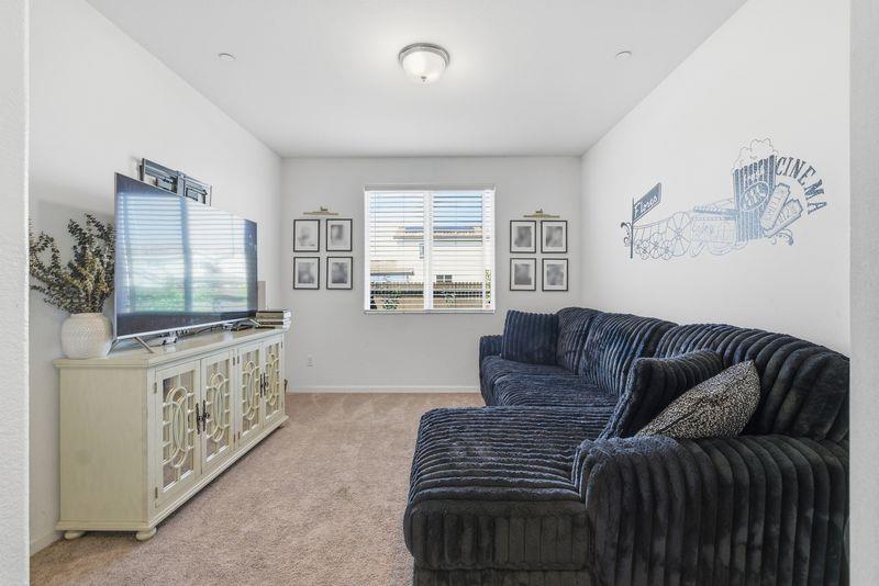 1799 Florence Ave, Dinuba, CA 93618