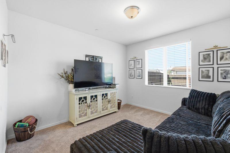 1799 Florence Ave, Dinuba, CA 93618