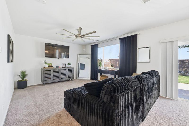 1799 Florence Ave, Dinuba, CA 93618