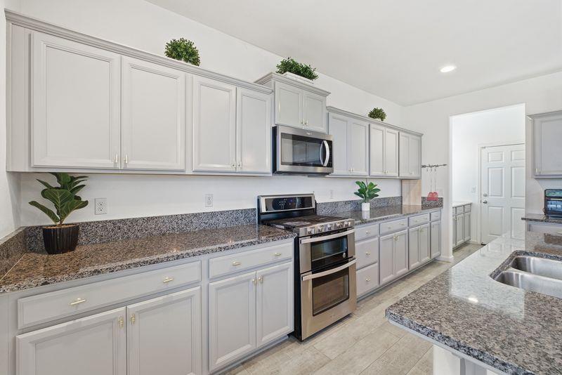 1799 Florence Ave, Dinuba, CA 93618