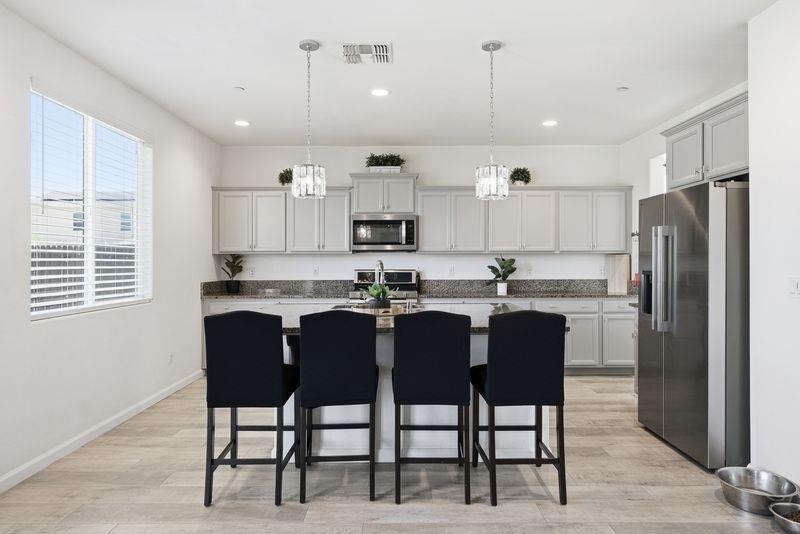 1799 Florence Ave, Dinuba, CA 93618
