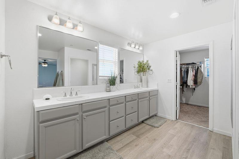1799 Florence Ave, Dinuba, CA 93618