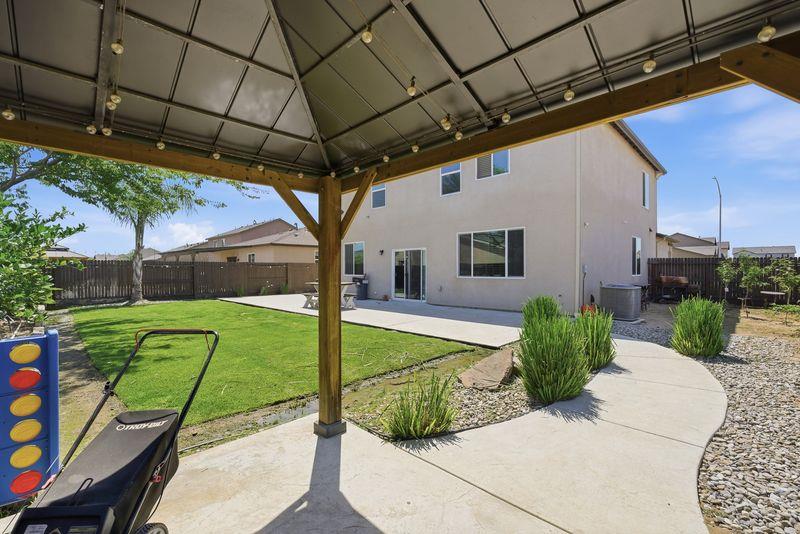 1799 Florence Ave, Dinuba, CA 93618