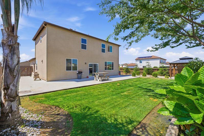 1799 Florence Ave, Dinuba, CA 93618
