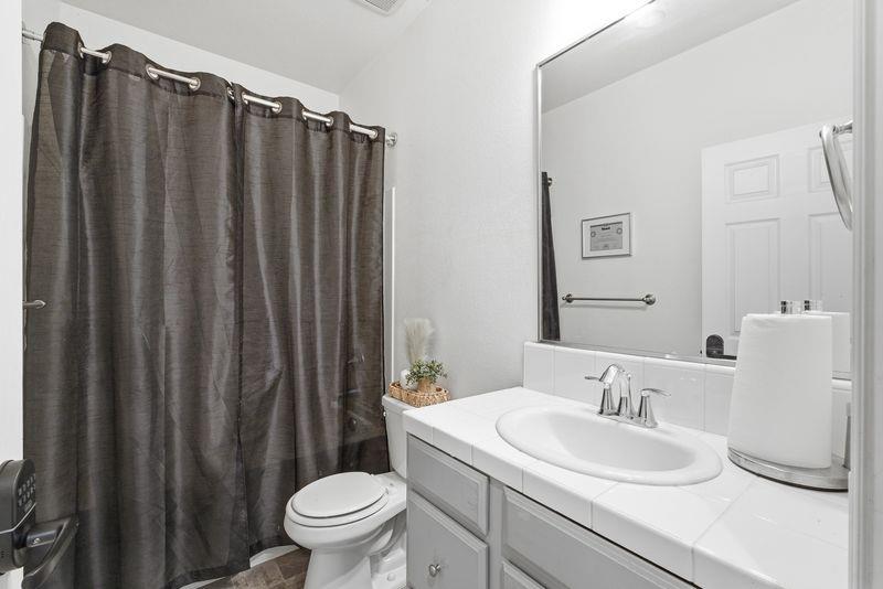 1799 Florence Ave, Dinuba, CA 93618