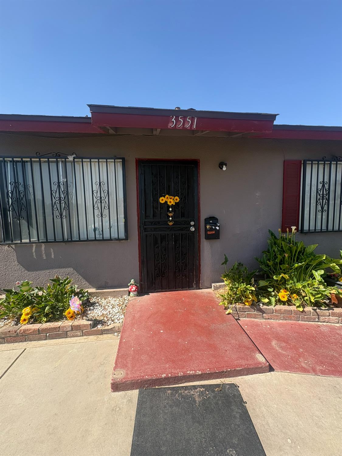 3555 E McKinley Ave, Fresno, CA 93703