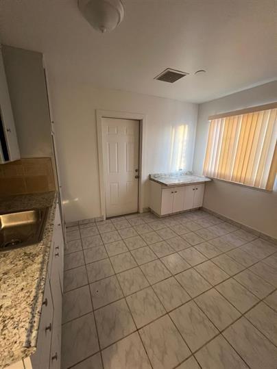 3555 E McKinley Ave, Fresno, CA 93703