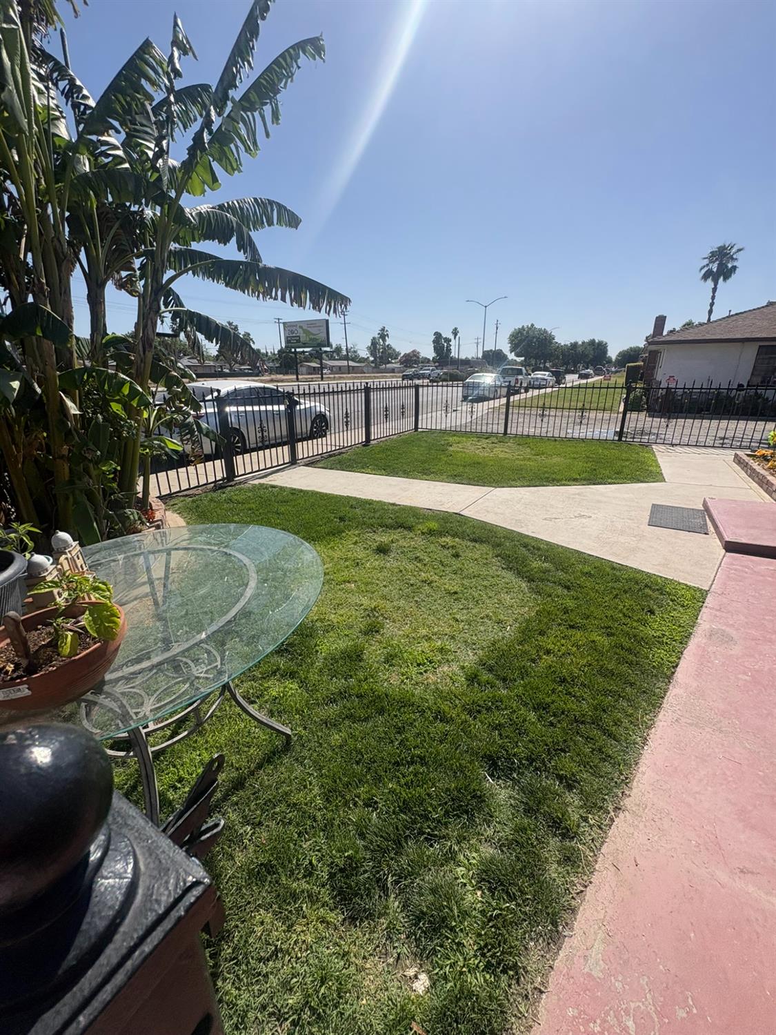 3555 E McKinley Ave, Fresno, CA 93703