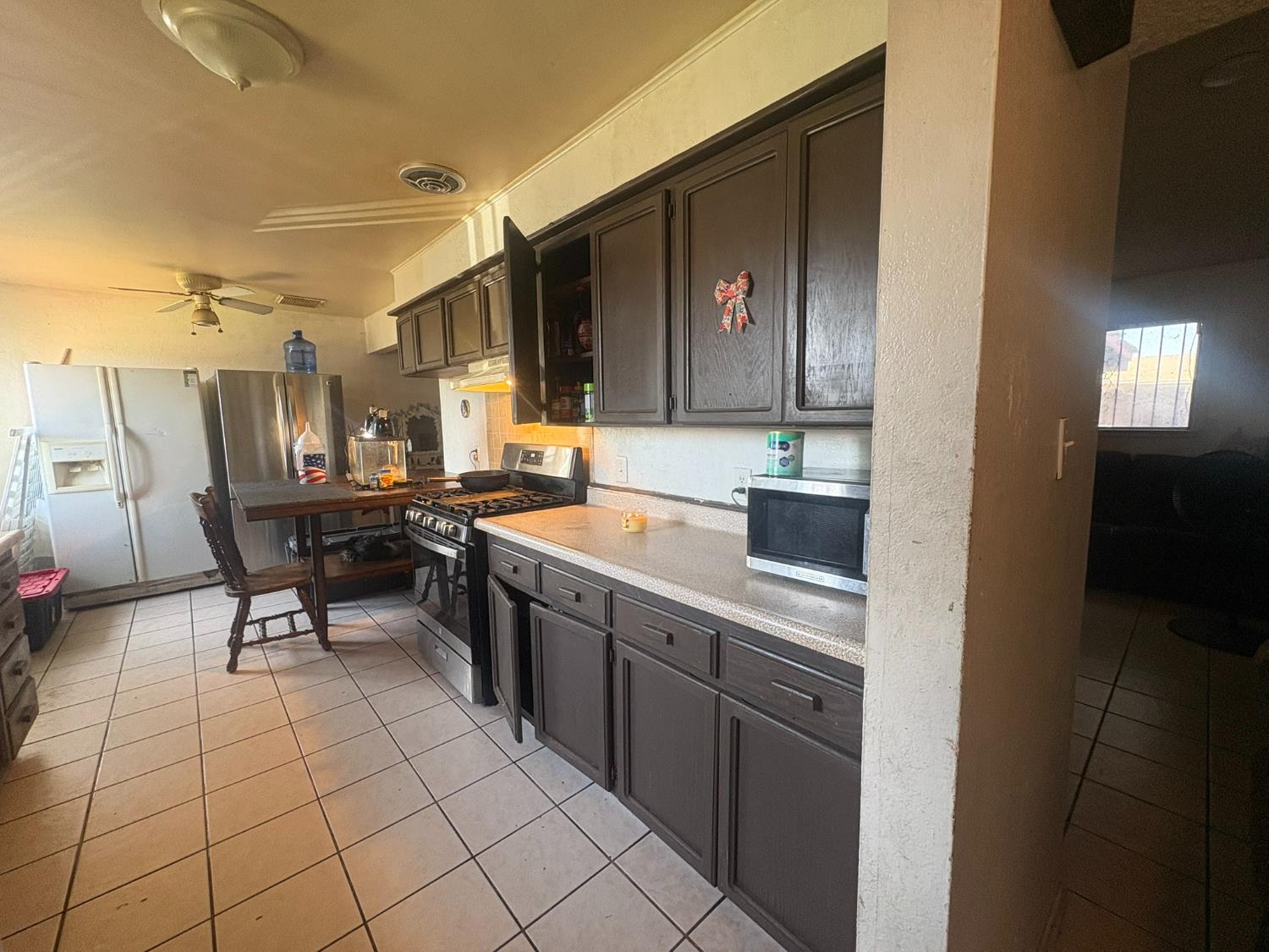3555 E McKinley Ave, Fresno, CA 93703