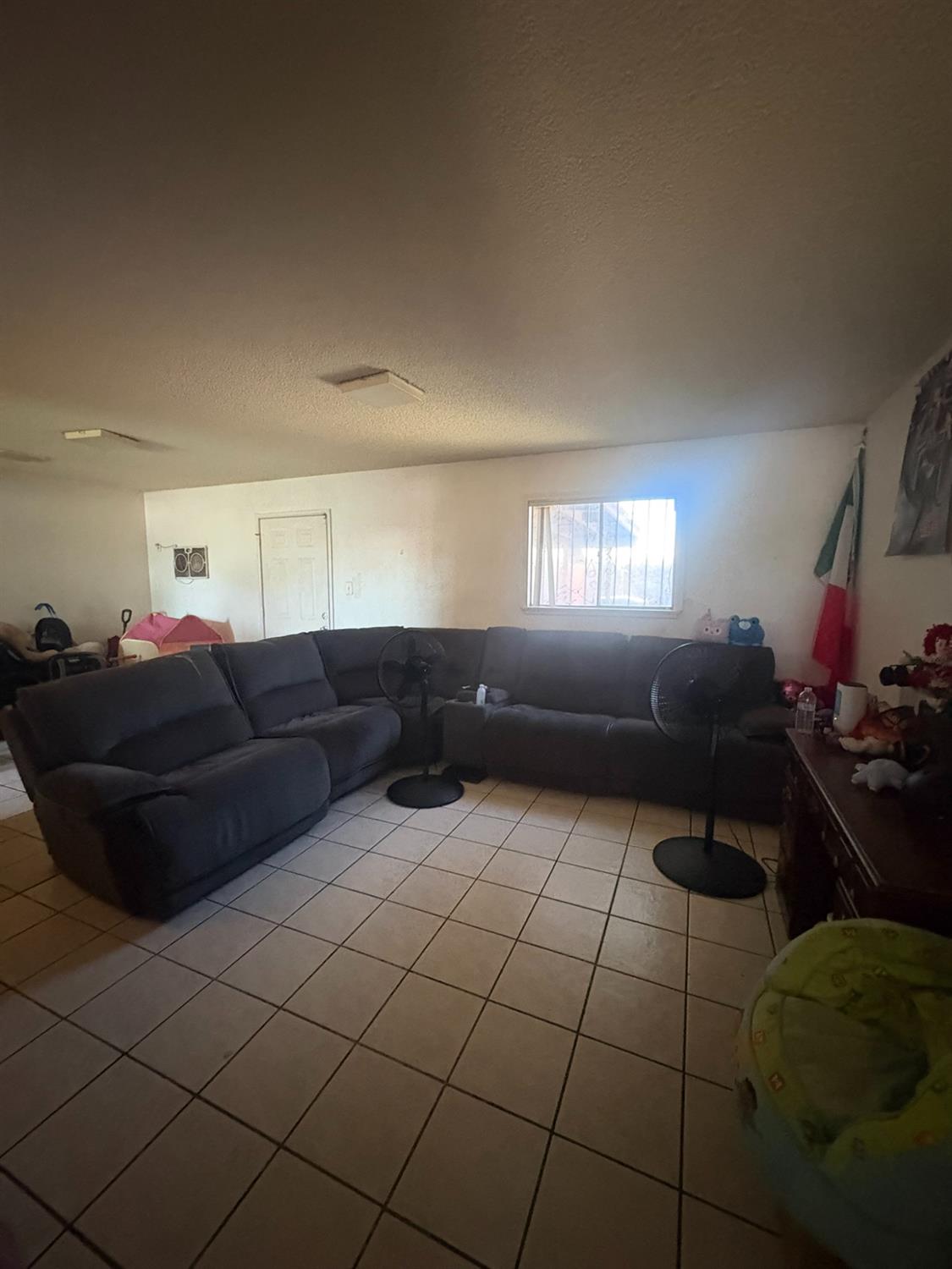 3555 E McKinley Ave, Fresno, CA 93703