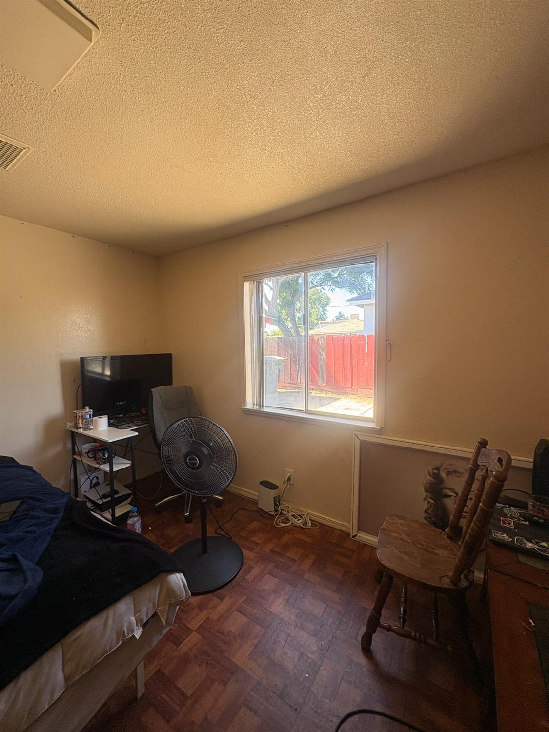 3555 E McKinley Ave, Fresno, CA 93703