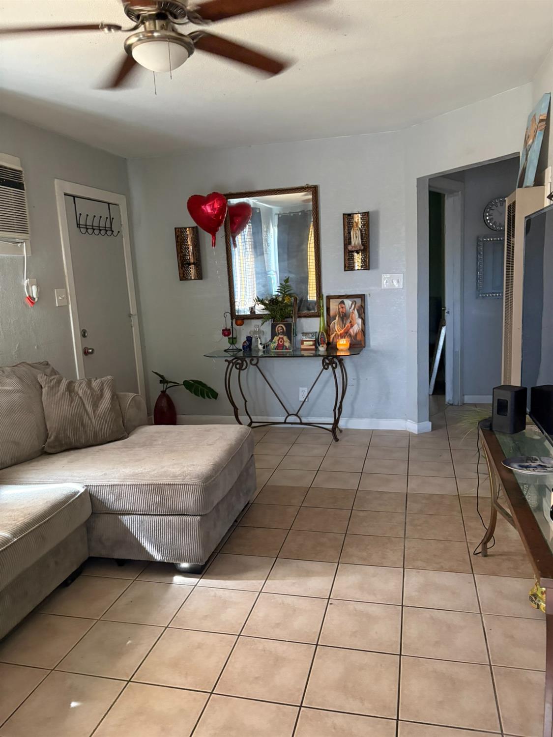 3555 E McKinley Ave, Fresno, CA 93703