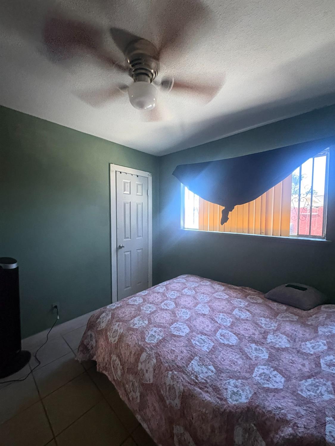 3555 E McKinley Ave, Fresno, CA 93703