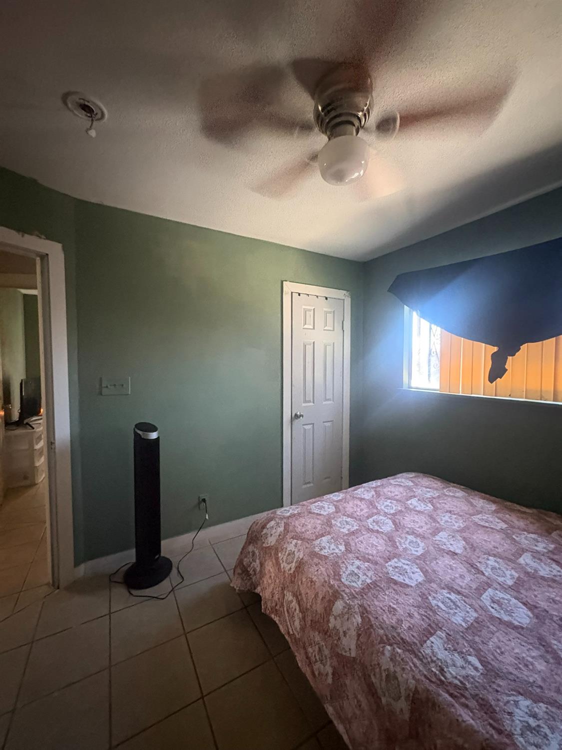 3555 E McKinley Ave, Fresno, CA 93703
