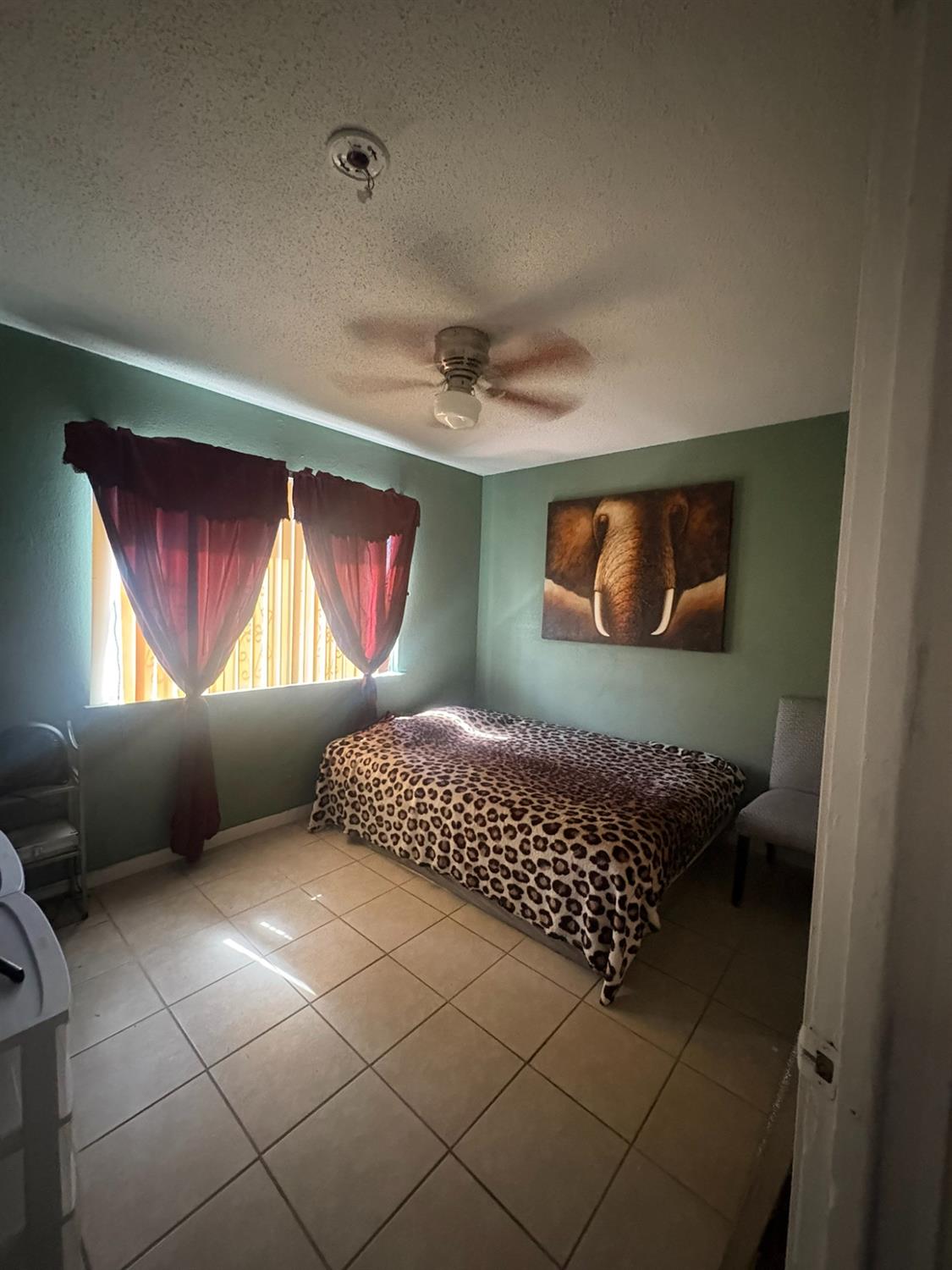 3555 E McKinley Ave, Fresno, CA 93703