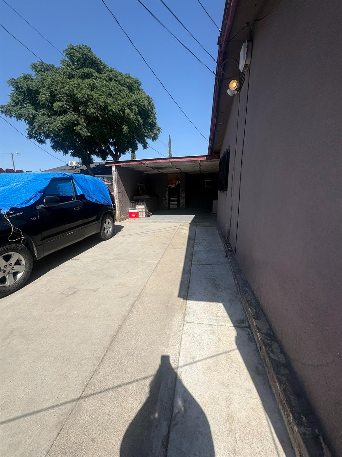 3555 E McKinley Ave, Fresno, CA 93703