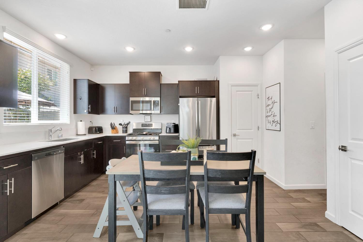 3750 Highclere Way, Clovis, CA 93619