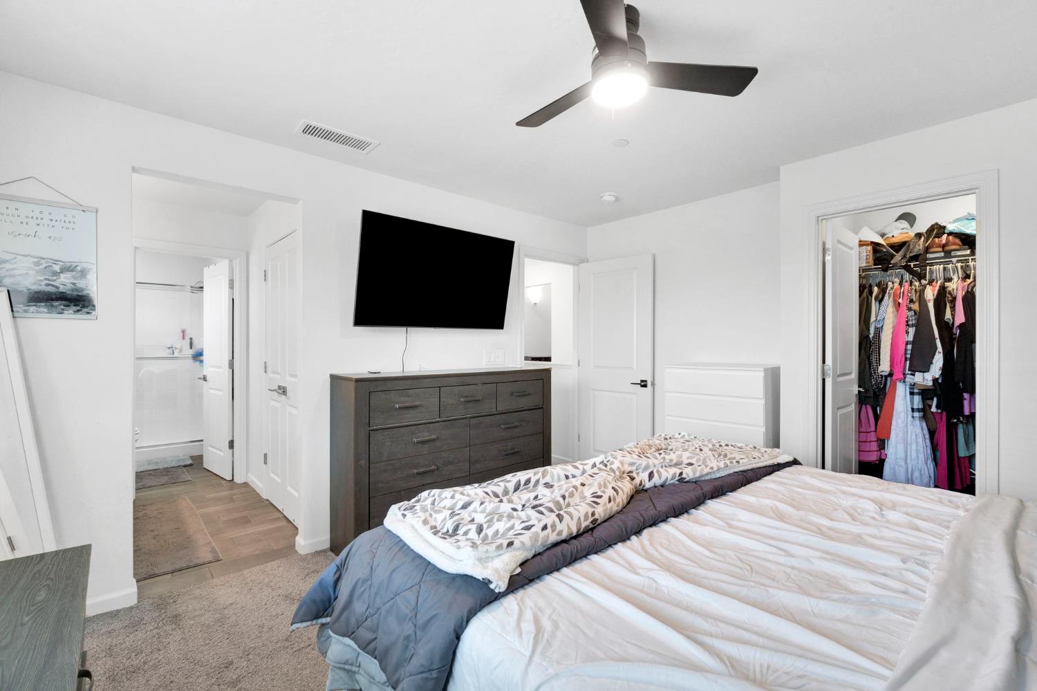 3750 Highclere Way, Clovis, CA 93619