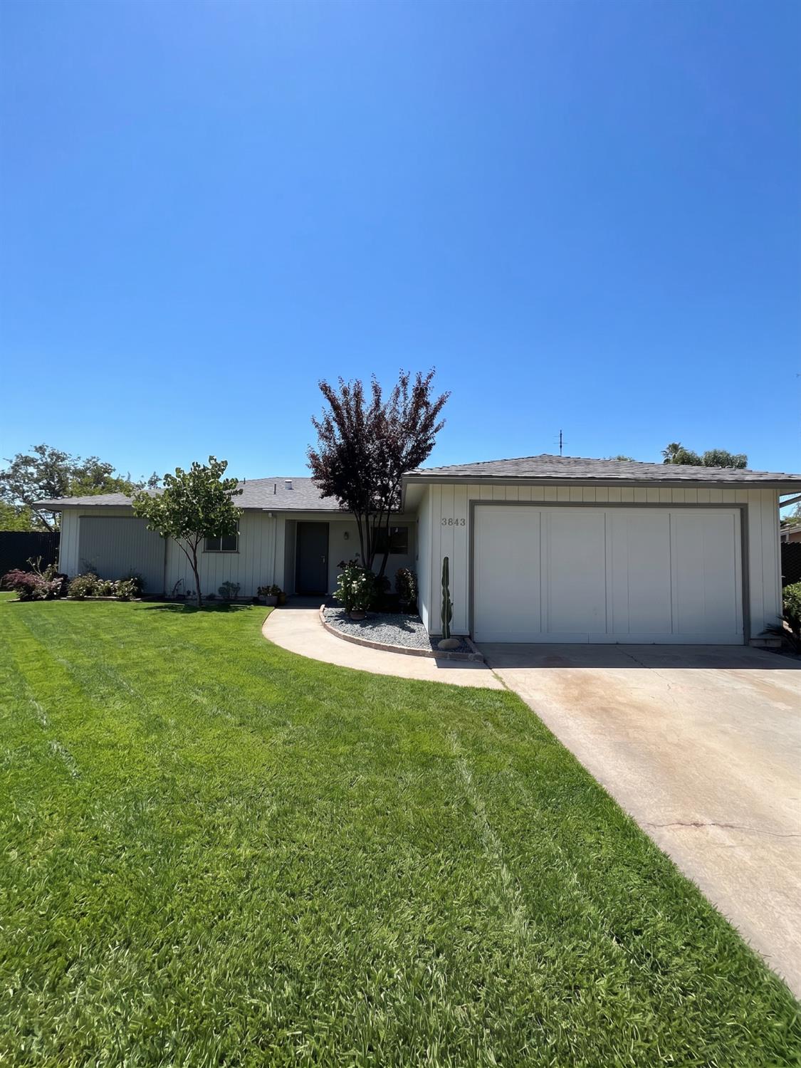 3843 N Ezie Ave, Fresno, CA 93727