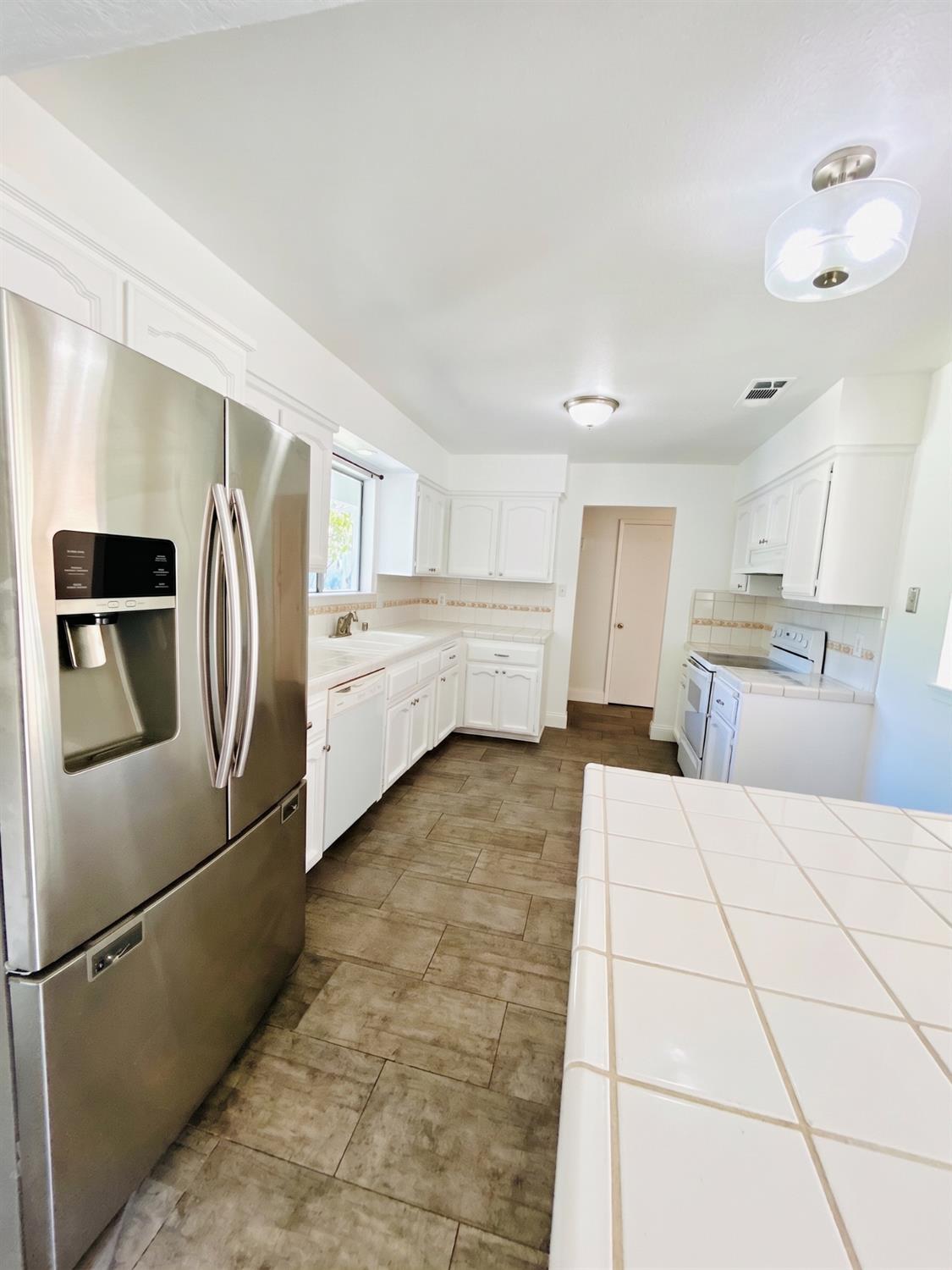3843 N Ezie Ave, Fresno, CA 93727