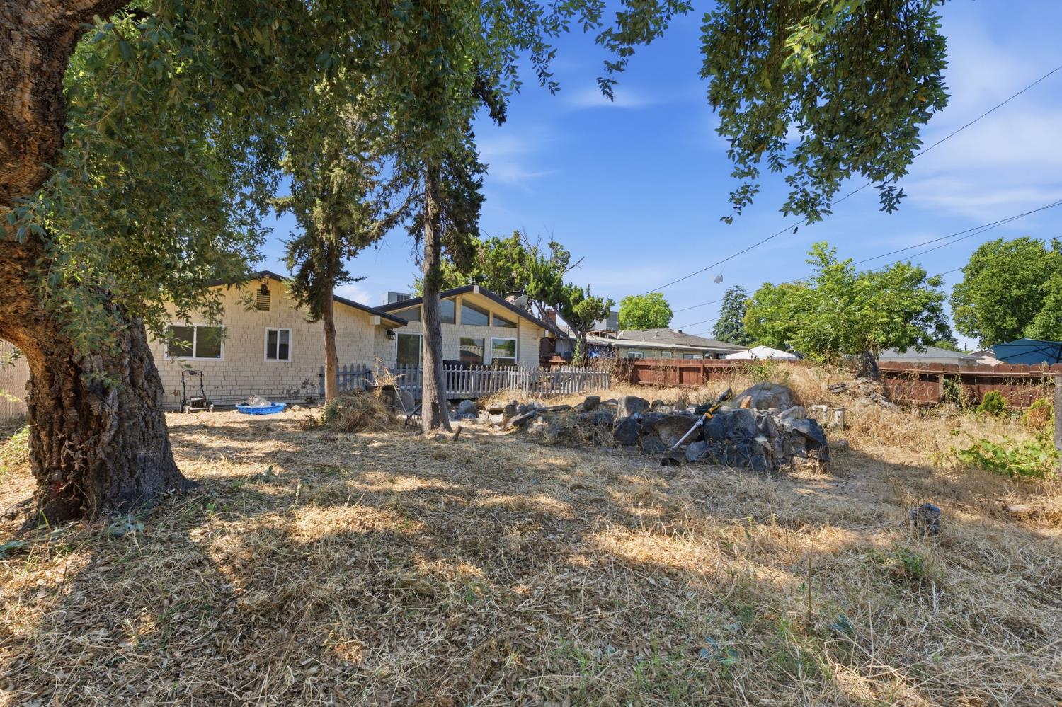 4659 E Terrace Ave, Fresno, CA 93703
